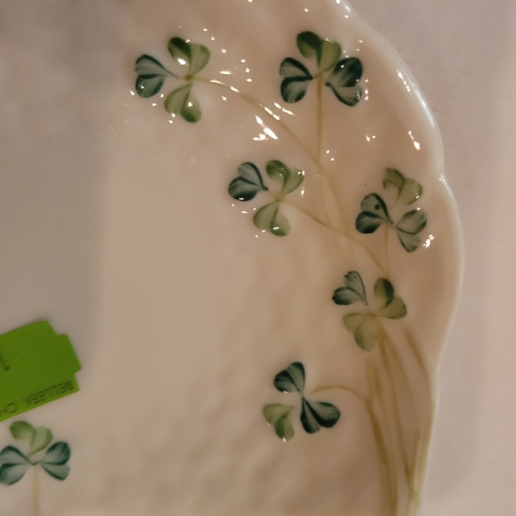 Vintage Belleek Shamrock Pattern Butter Server NWT - Picture 3 of 7